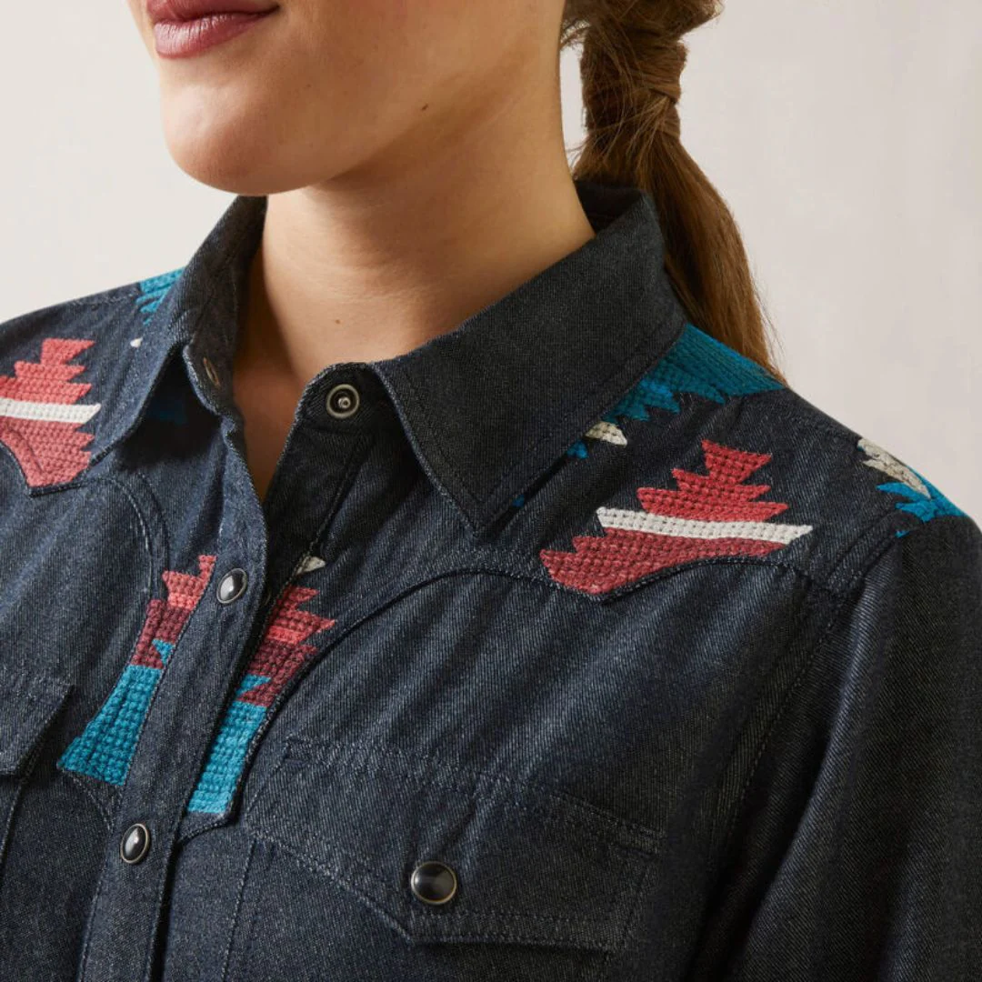 Ariat Women's Dutton Shirt in Rinsed - Image 3