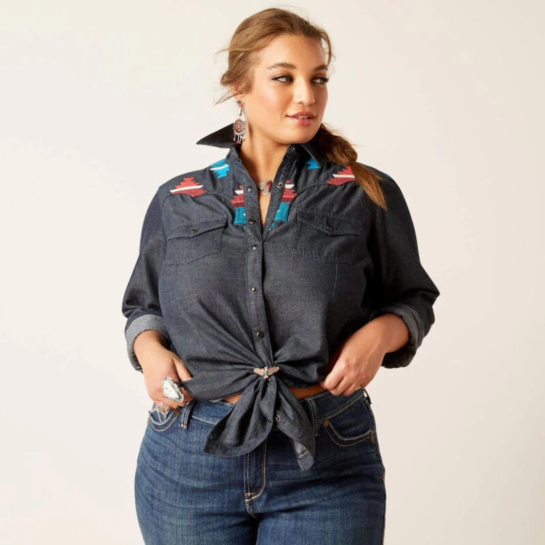 Ariat Women's Dutton Shirt in Rinsed - Image 4