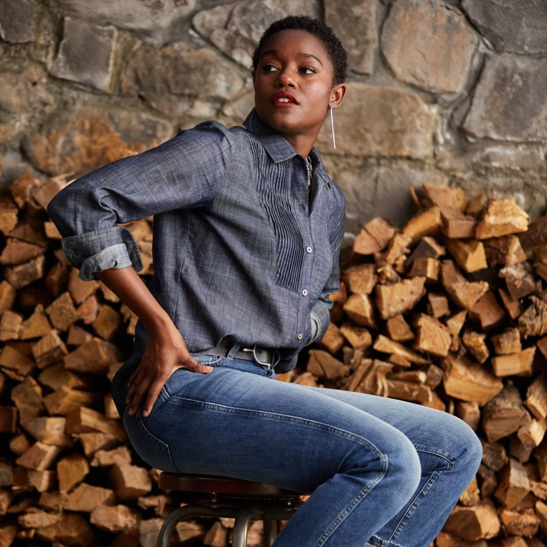 Ariat Women's Oban Shirt in Tencel Denim - Image 5