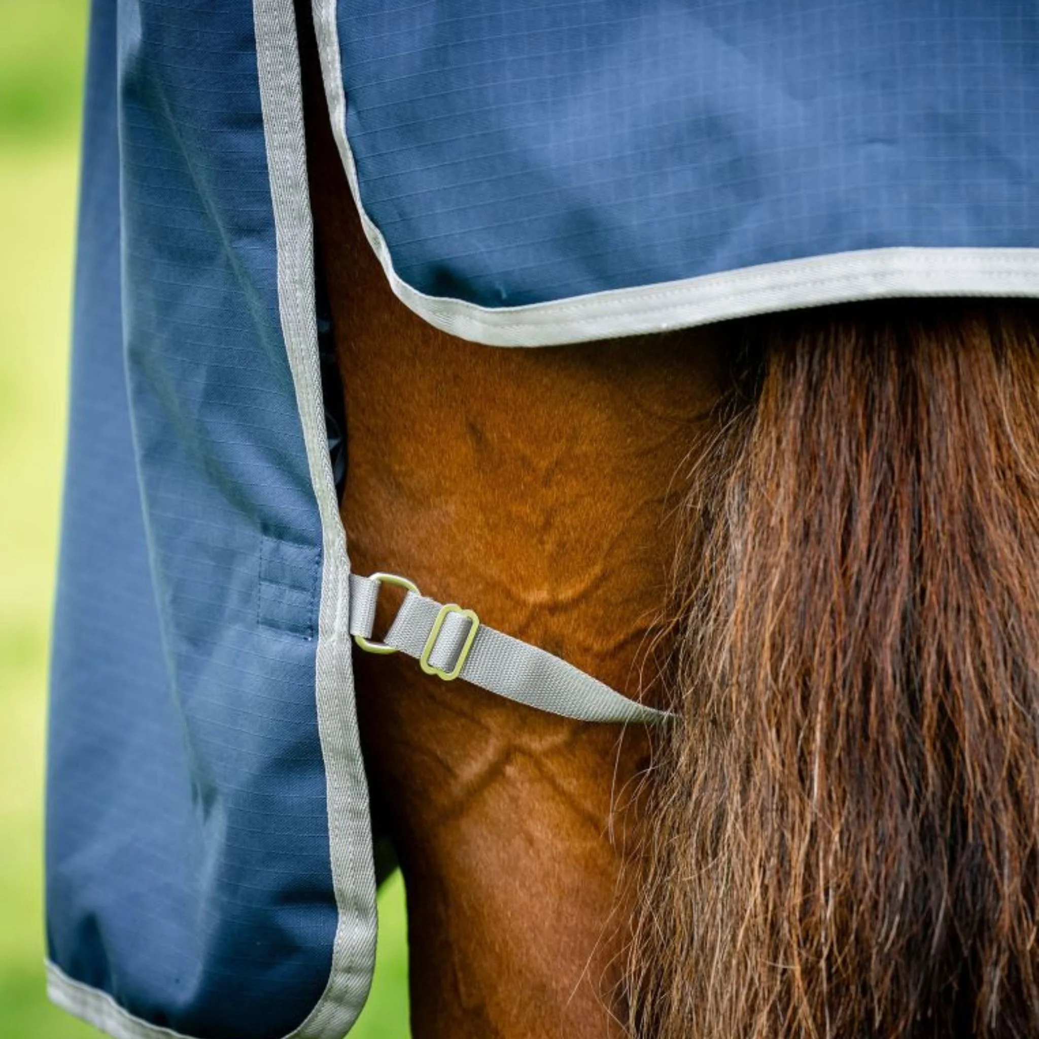 Horseware Amigo Ripstop 900D Light Turnout Rug in Navy & Titanium Grey (0g) - Image 6