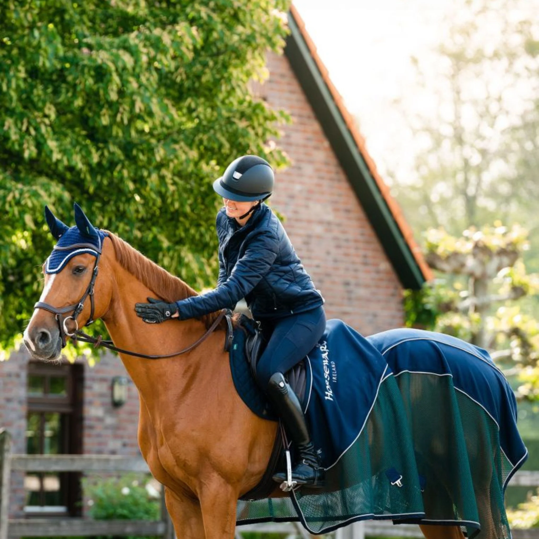 Horseware Signature Sport Cooler in Navy & Hunter Green (No Fill) - Image 2