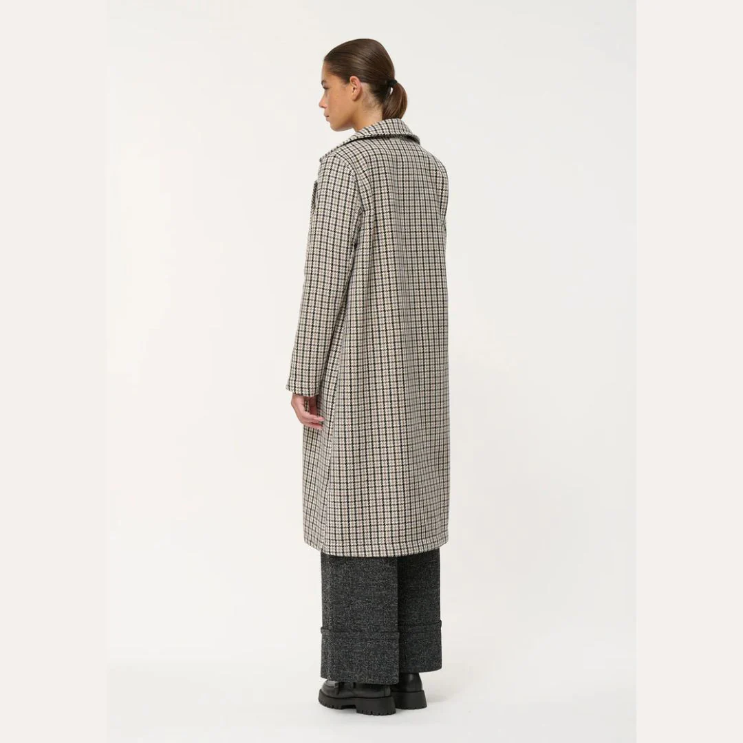 Humility Women's Houndstooth Long Coat in Grey - Image 4