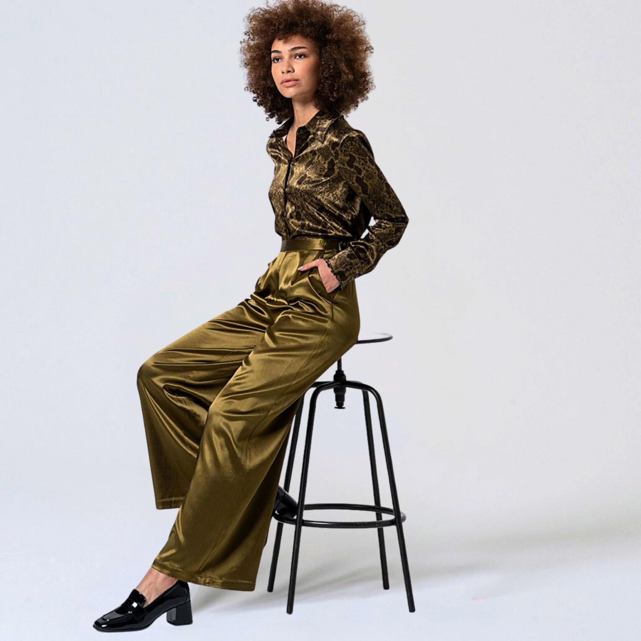 Surkana Women's Irpo Wide Trousers in Green - Image 4