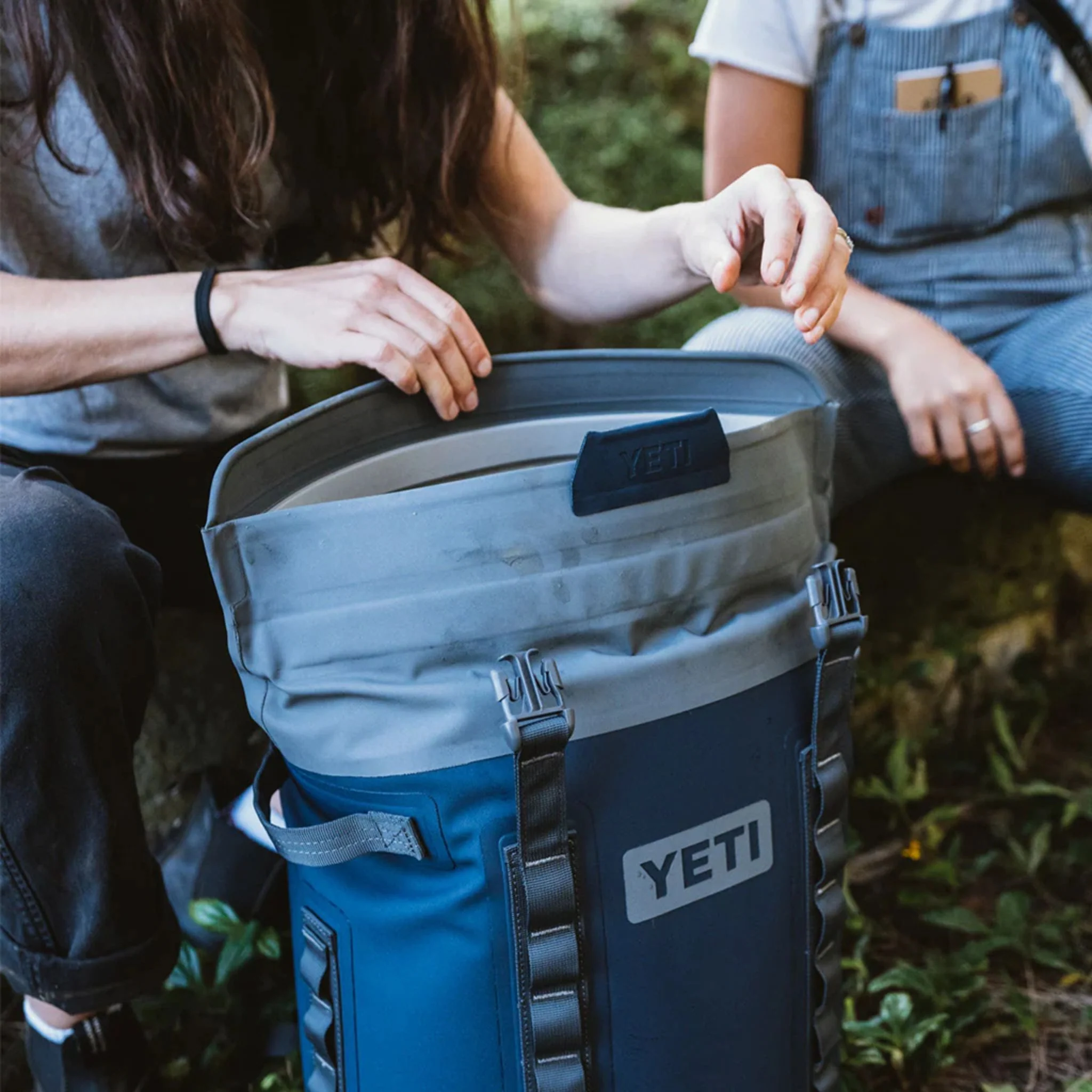 YETI Hopper M20 Backpack in Navy - Image 4